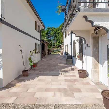 Ferienhaus Stunning In With Wifi Jurdani