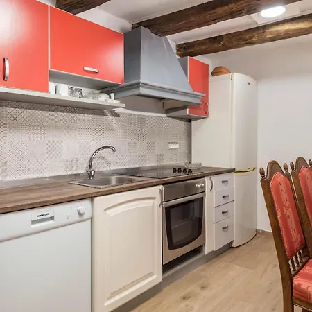 2 Bedroom Stunning In Jurdani