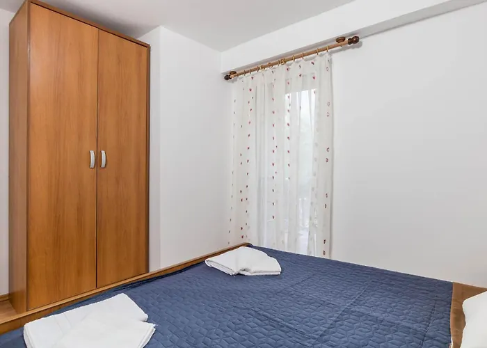 2 Bedroom Cozy In 펜션 Jurdani