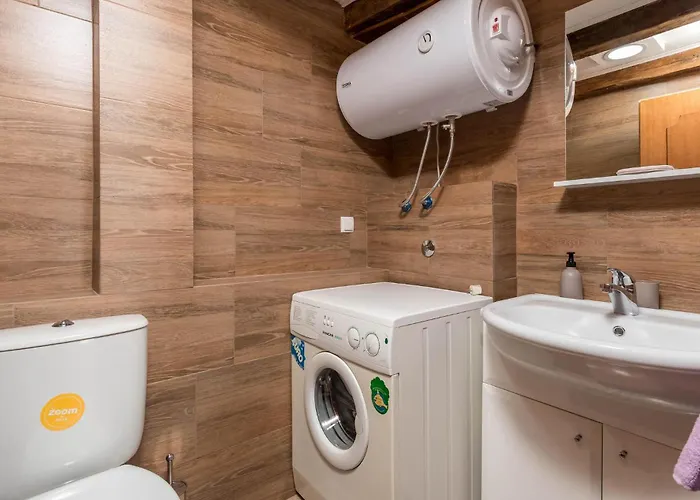 2 Bedroom Cozy In